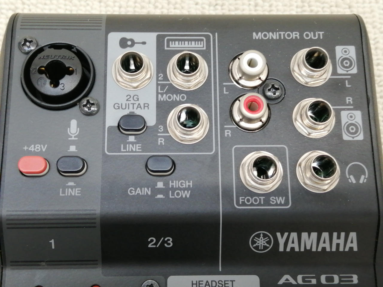 充実の入出力端子。コンデンサマイクもOK