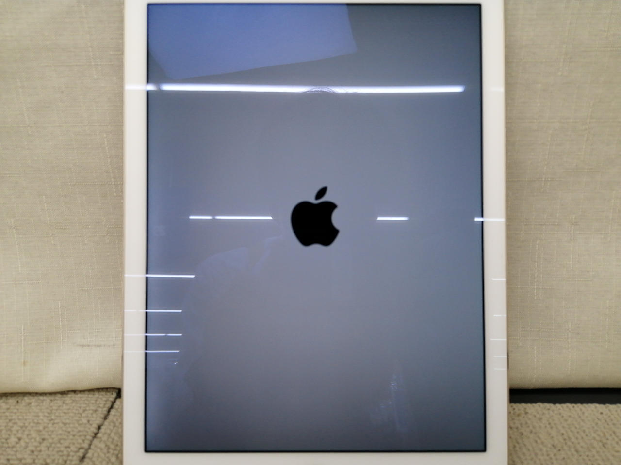 特に左右光漏れ見られます