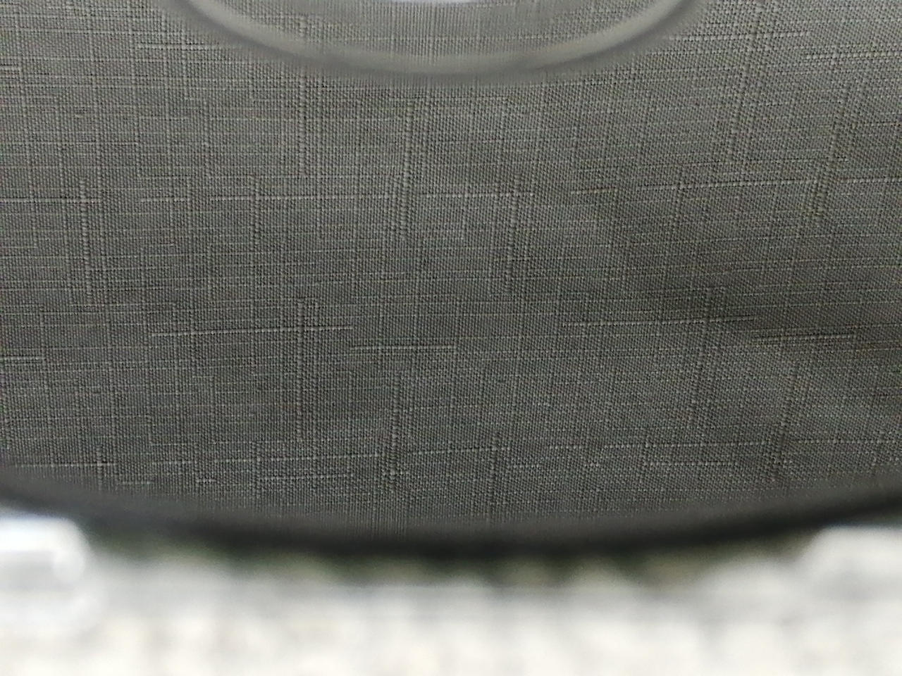 見えづらいですがキズ残りあります。