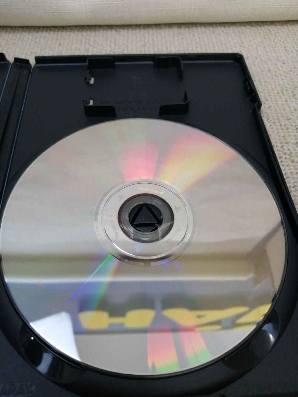 わずかにキズあり。