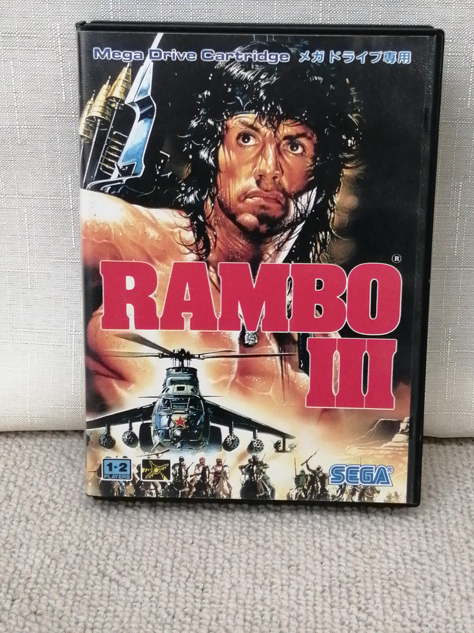 勇ましいランボーの姿がドーンと真ん中！