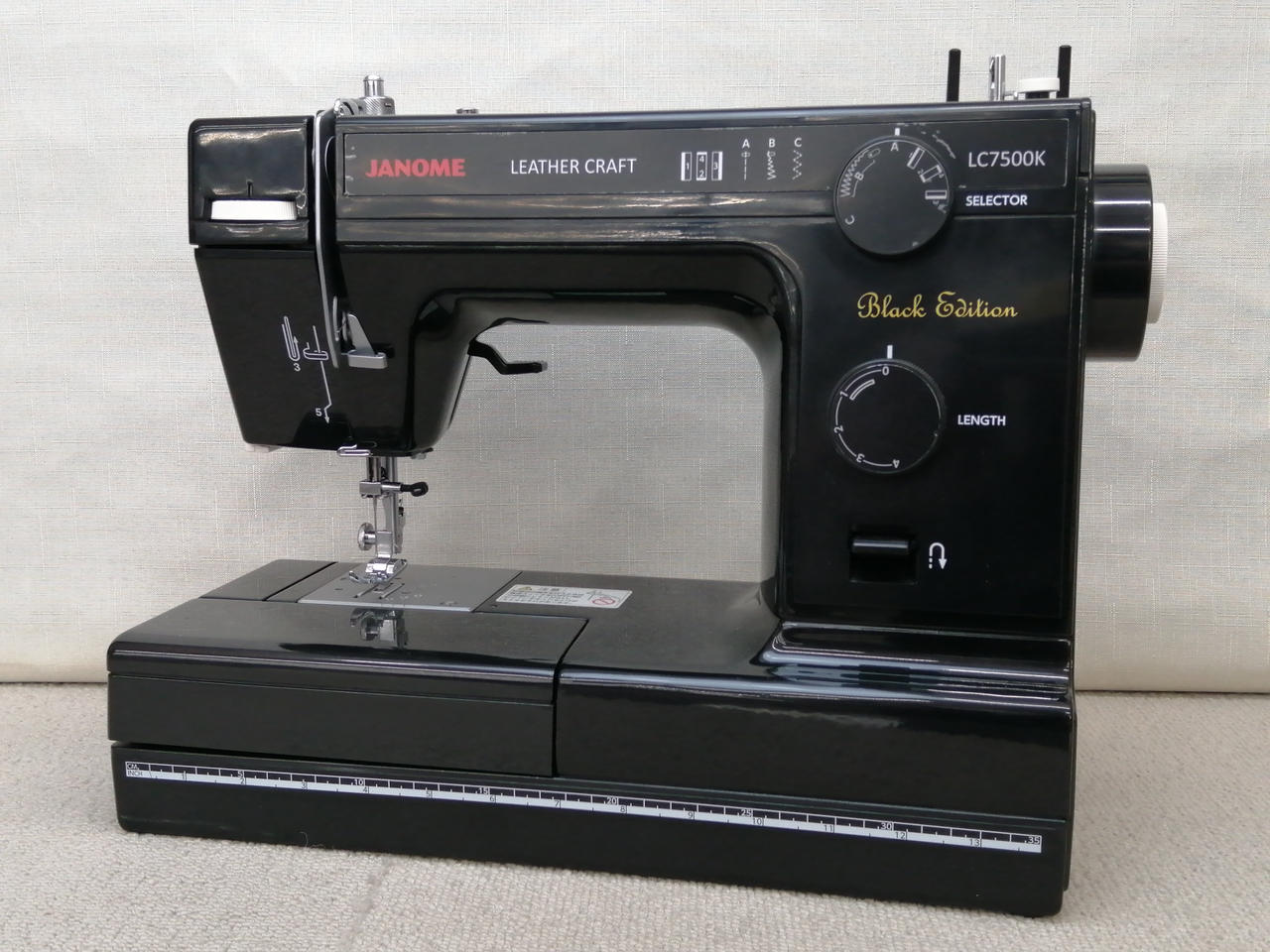 JANOME電動ミシン　美品　(再投稿) ジャノメ 電動ミシン JN508DX-2B ブラックエディション(黒) 本体