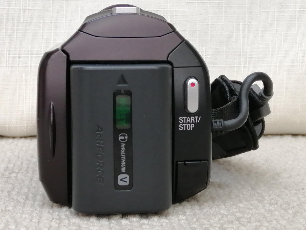 ソニービデオカメラ SONY (ソニー) デジタル4Kビデオカメラレコーダー 総画素数 857