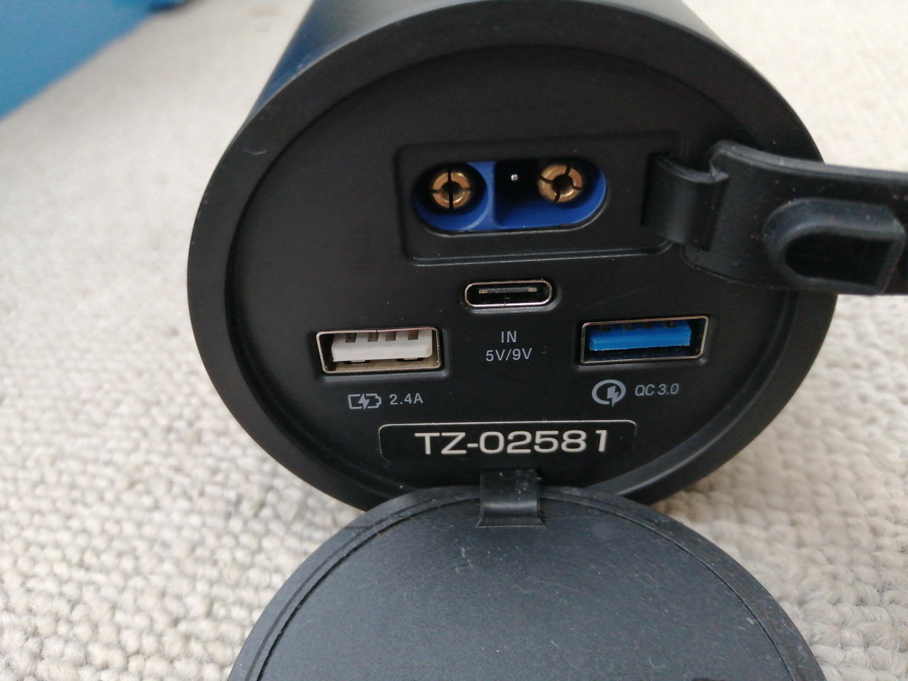 TZ モバイルジャンプスターター ★大特価★新品 モバイルジャンプスターター|TZ商品|トヨタモビリティパーツ株式