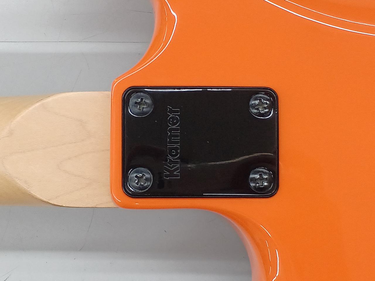 KRAMER エレキベース オレンジ/レッドグラデーション ケース&シールド付 KRAMER エレキベース オレンジ/レッドグラデーション ケース