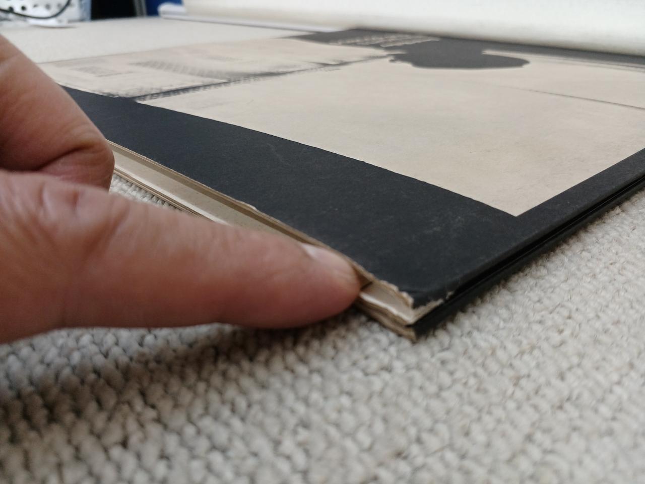 ジャケット破損あり