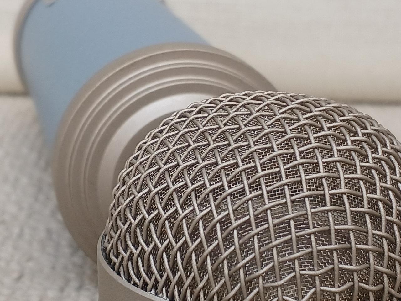 分かりにくいですが若干、へこみあります。