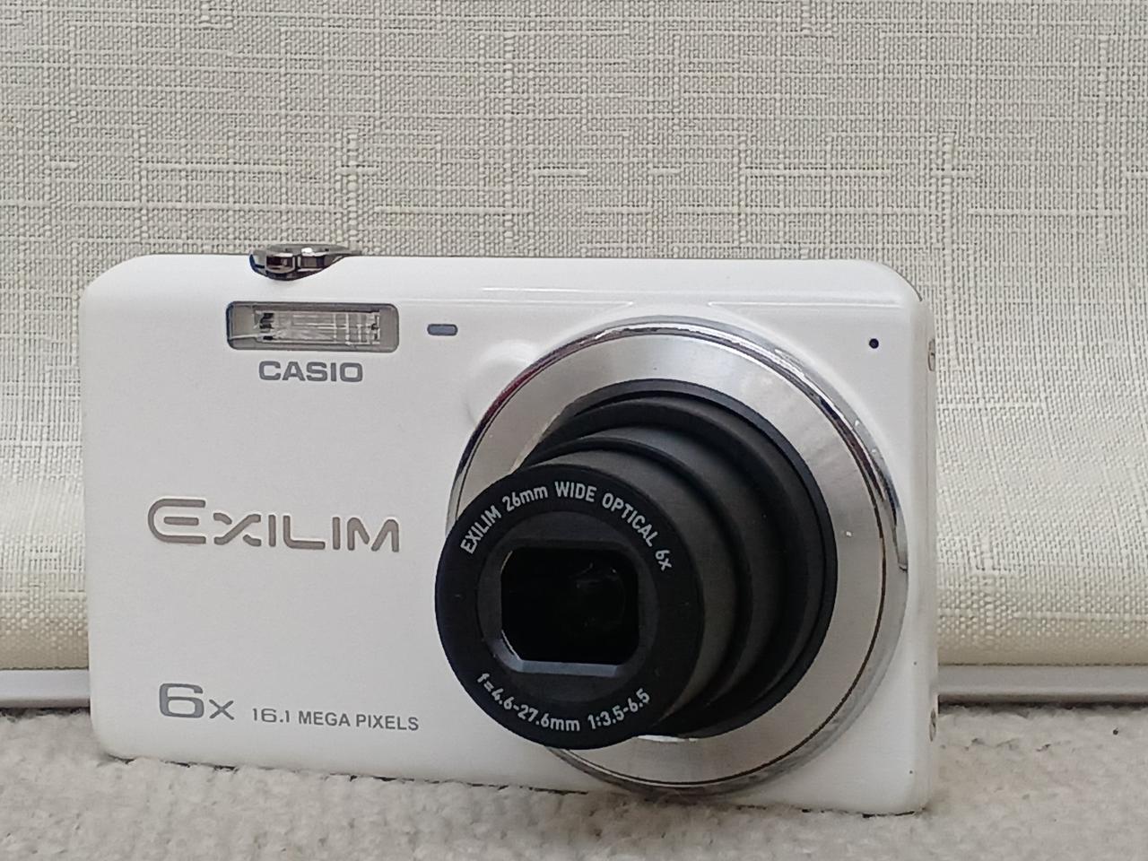 デジタルカメラ CASIO | Amazon 充電器付き コンパクトデジタルカメラ EXILIM CASIO EXILIM 光学ズーム12.5倍 1610万画素 デジタルカメラ