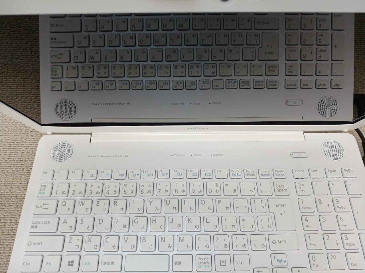 画面開こうとすると下部に隙間開きます。