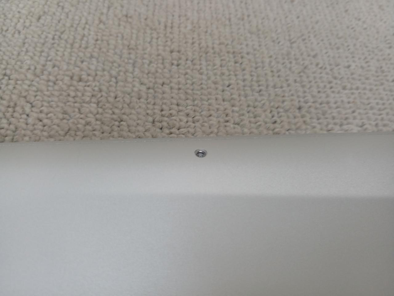 一部裏ネジ欠品