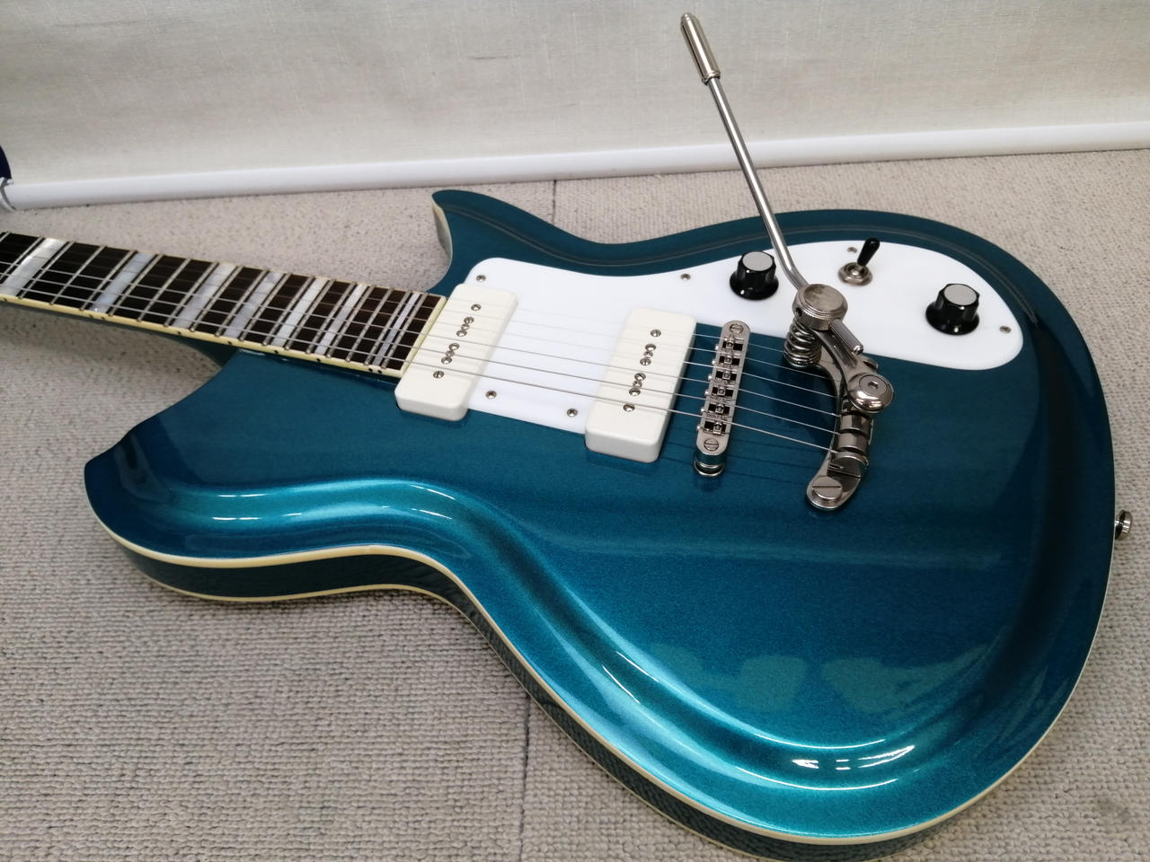 Rivolta Combinata サンバースト エレキギター COMBINATA – Rivolta Guitars