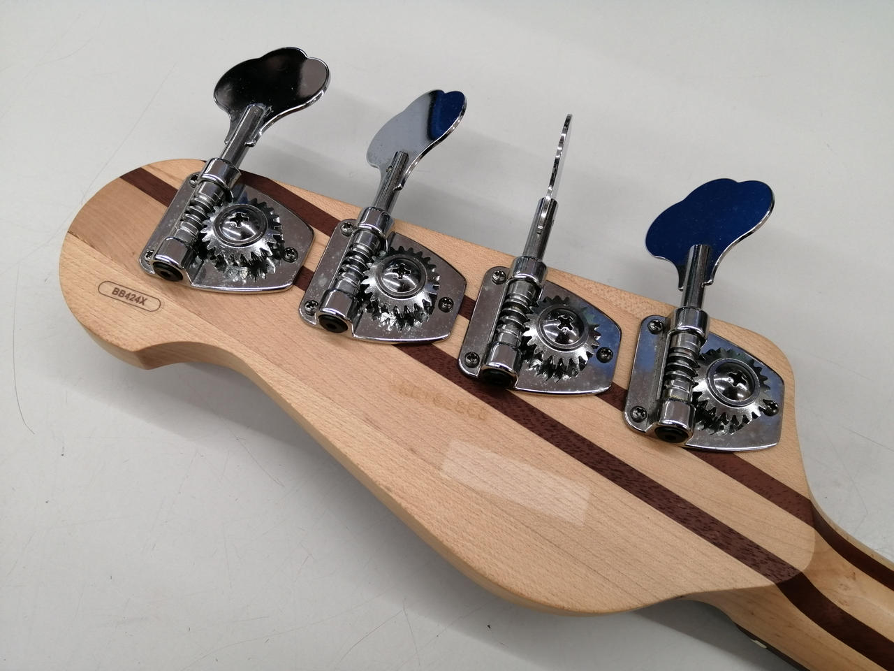 ヤマハ BB424X Yamaha エレキベース アイボリー ギグバッグ付き 中古】YAMAHA BB424X BBシリーズ エレキベース【デジマート掲載