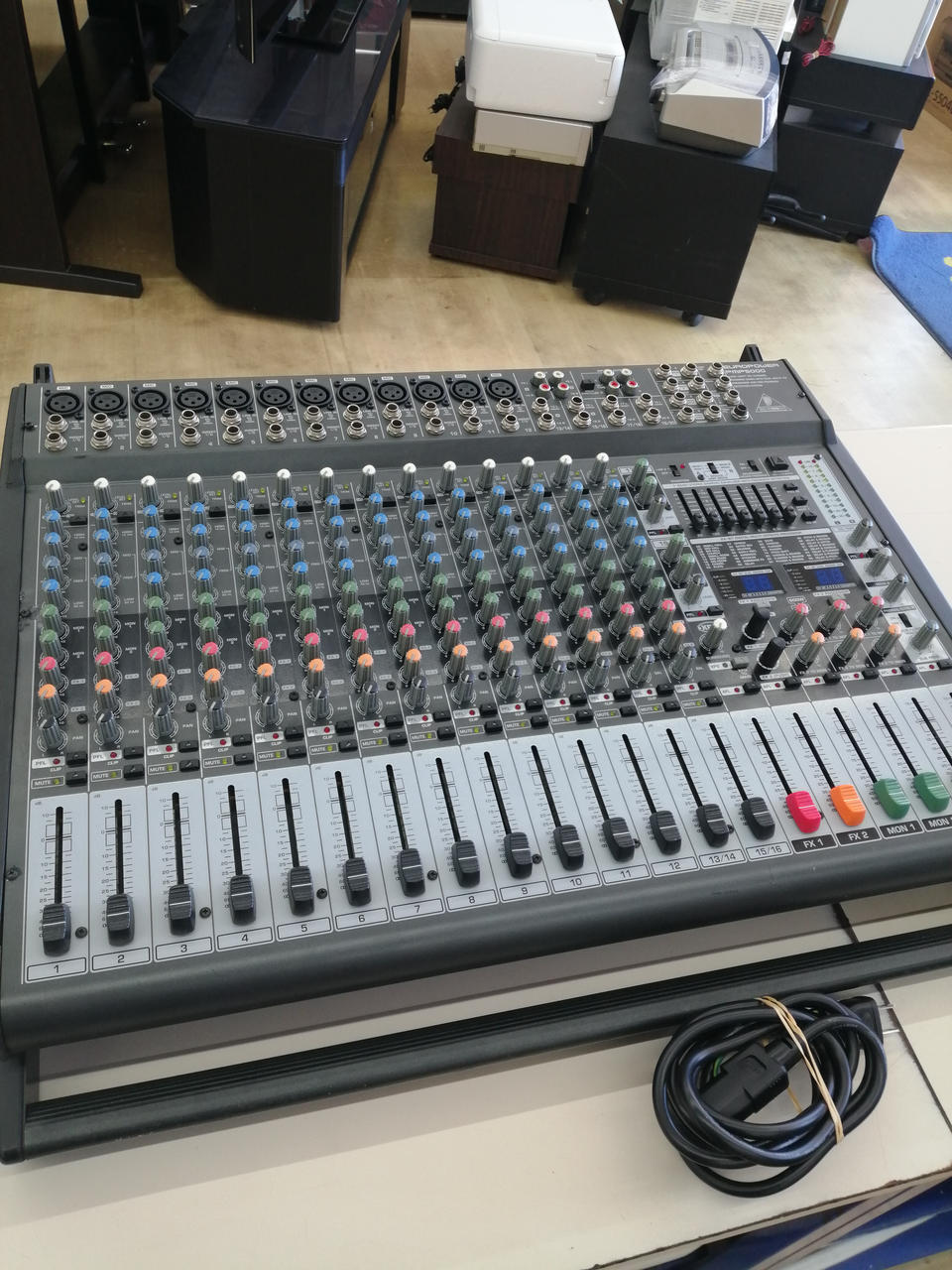 BEHRINGER 型番：EUROPOWER PMP5000 パワードミキサー 12,540円