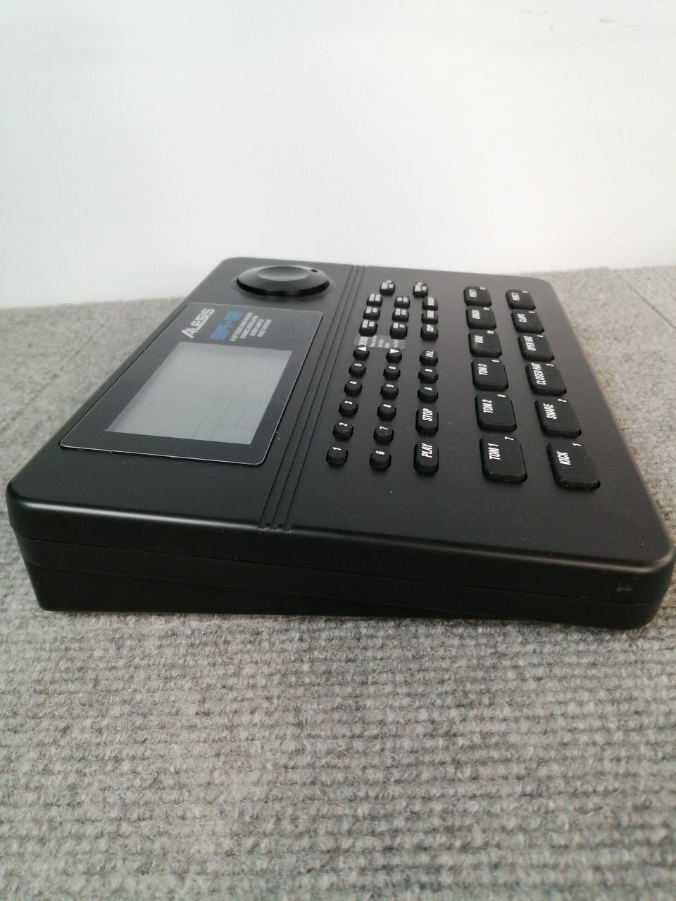 SR-16 ALESIS アレシス Alesis ⁄ リズムマシン ドラムマシン | ドラム