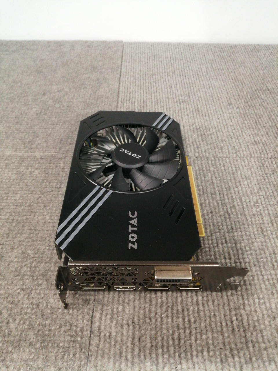 ZOTAC グラフィックボード搭載ゲーミングPC（ジャンク）