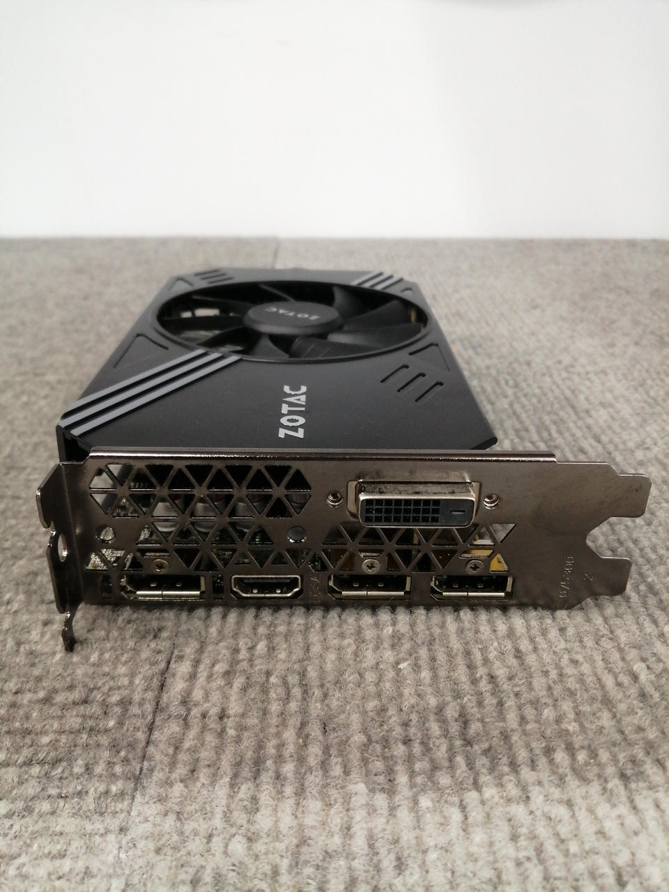 ZOTAC グラフィックボード搭載ゲーミングPC（ジャンク）