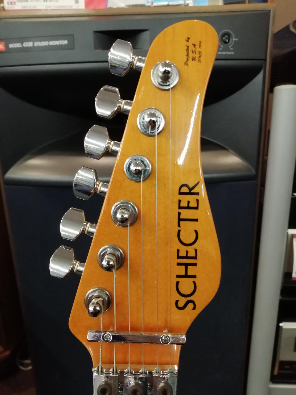 0708-1 レア切り抜き　SCHECTER 広告　９種　シェクター　ムーン Schecter】シェクター『8弦ギター』C-8-Deluxe 2016年製 エレキ