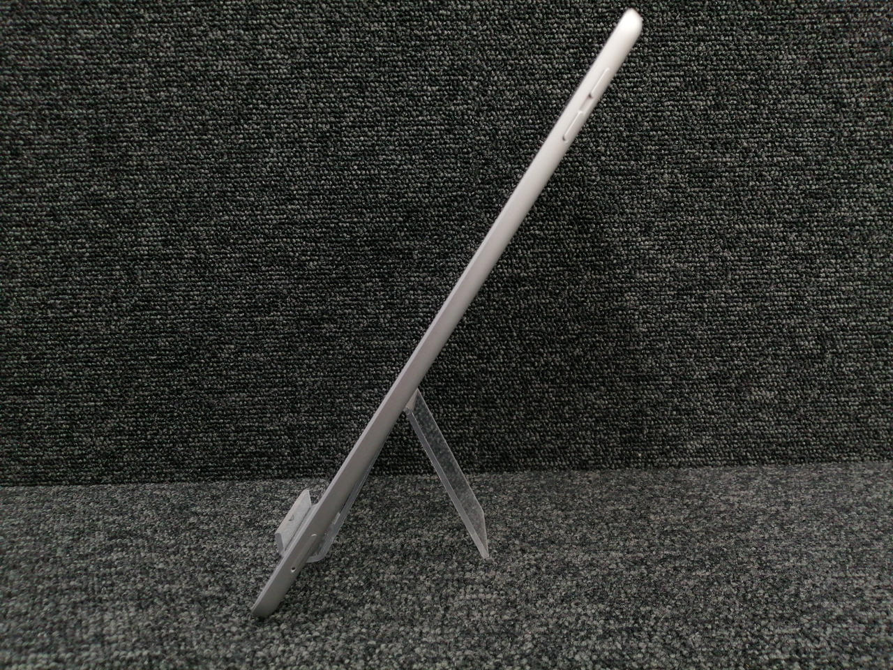APPLE 型番：MR6P2J/A IPAD