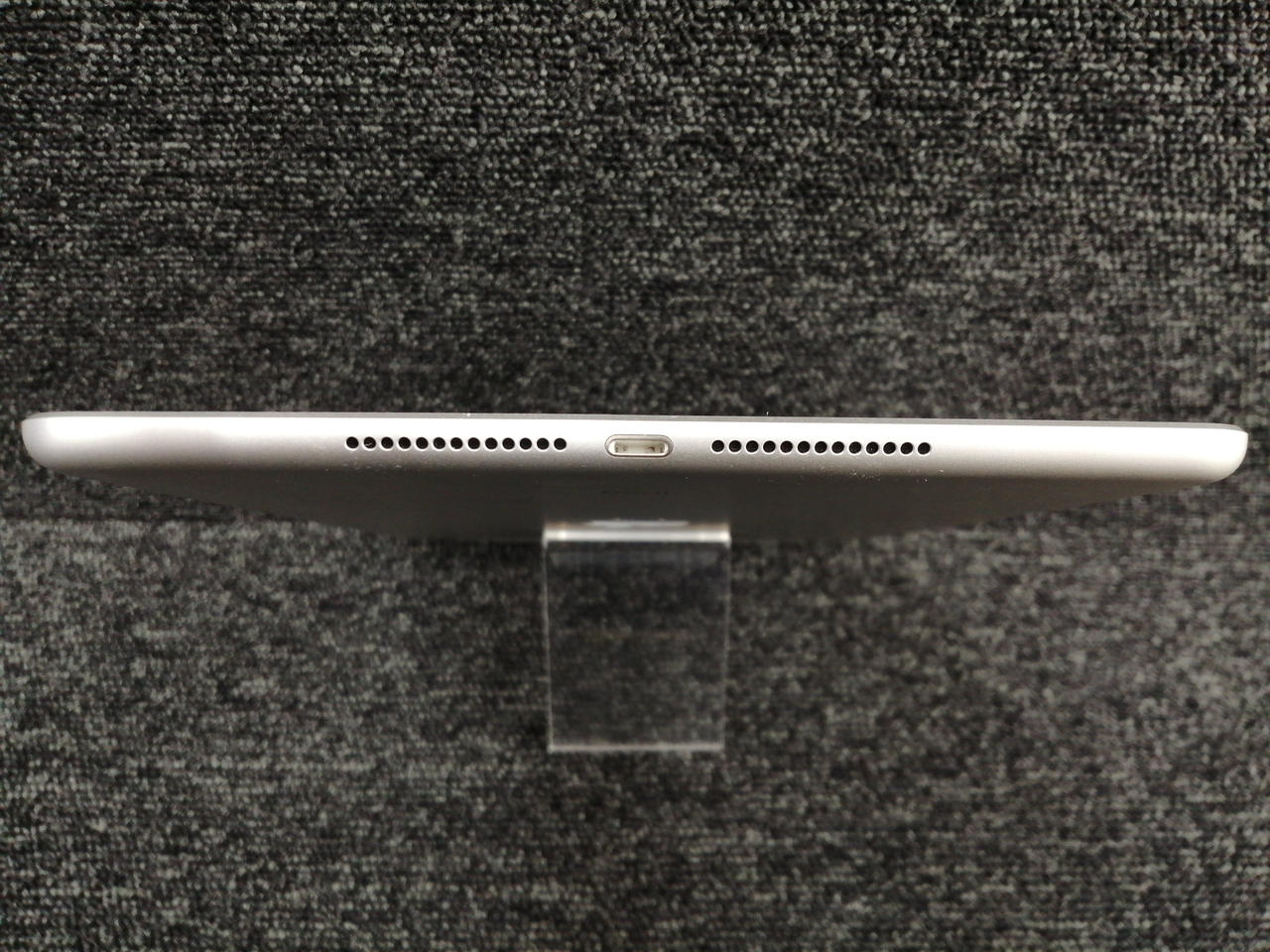 APPLE 型番：MR6P2J/A IPAD