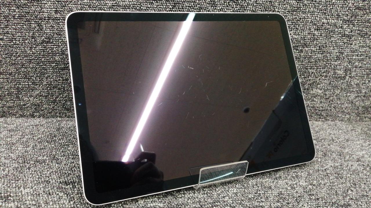 画面にキズあり