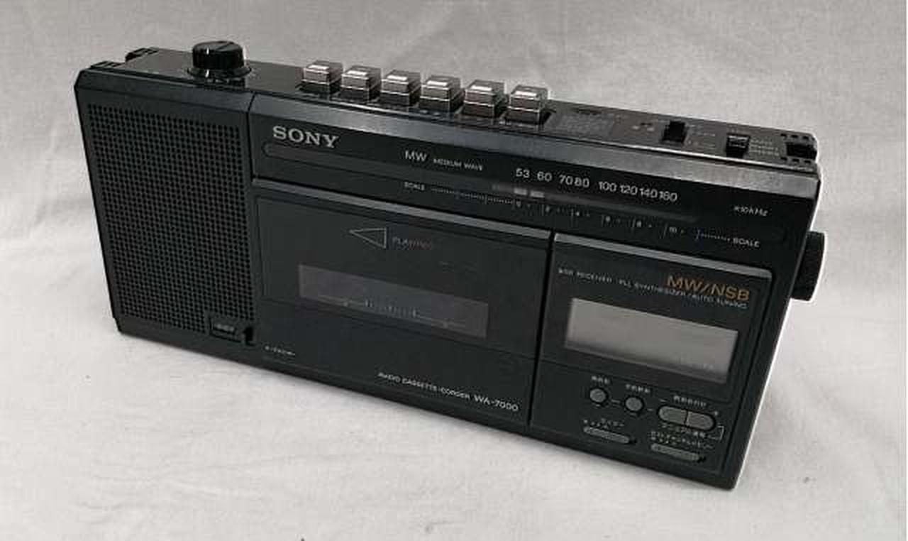 【ジャンク】SONY WA-8000 専用袋？付き。通電とラジオは確認済み。 ジャンク】SONY WA-8000 専用袋？付き。通電とラジオは確認済み