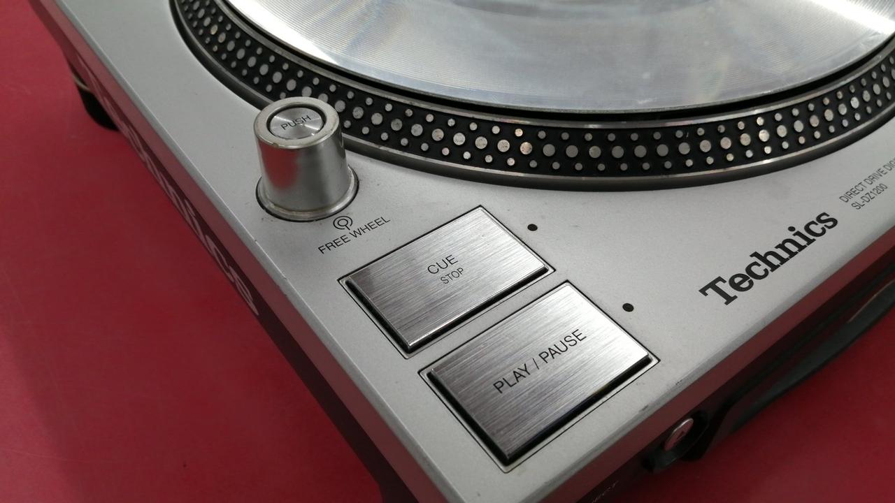 Technics SL-DZ1200 デジタルターンテーブル　ジャンク品交渉OK CDJ レンタル TECHNICS SL-DZ1200 | 音楽堂 福光スタジオベル