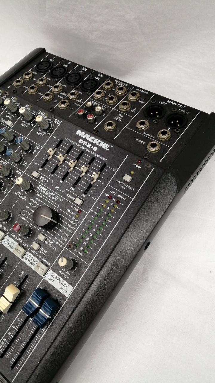 MACKIE MIX12FX 【ジャンク(一部機能のみ使用不可)】 Amazon.co.jp: MACKIE マッキー 超コンパクトエフェクト内蔵