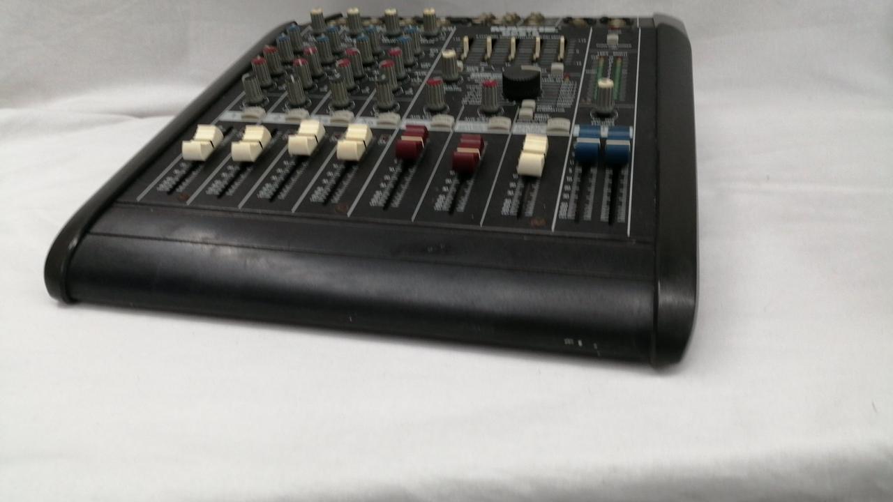 MACKIE MIX12FX 【ジャンク(一部機能のみ使用不可)】 Amazon.co.jp: MACKIE マッキー 超コンパクトエフェクト内蔵
