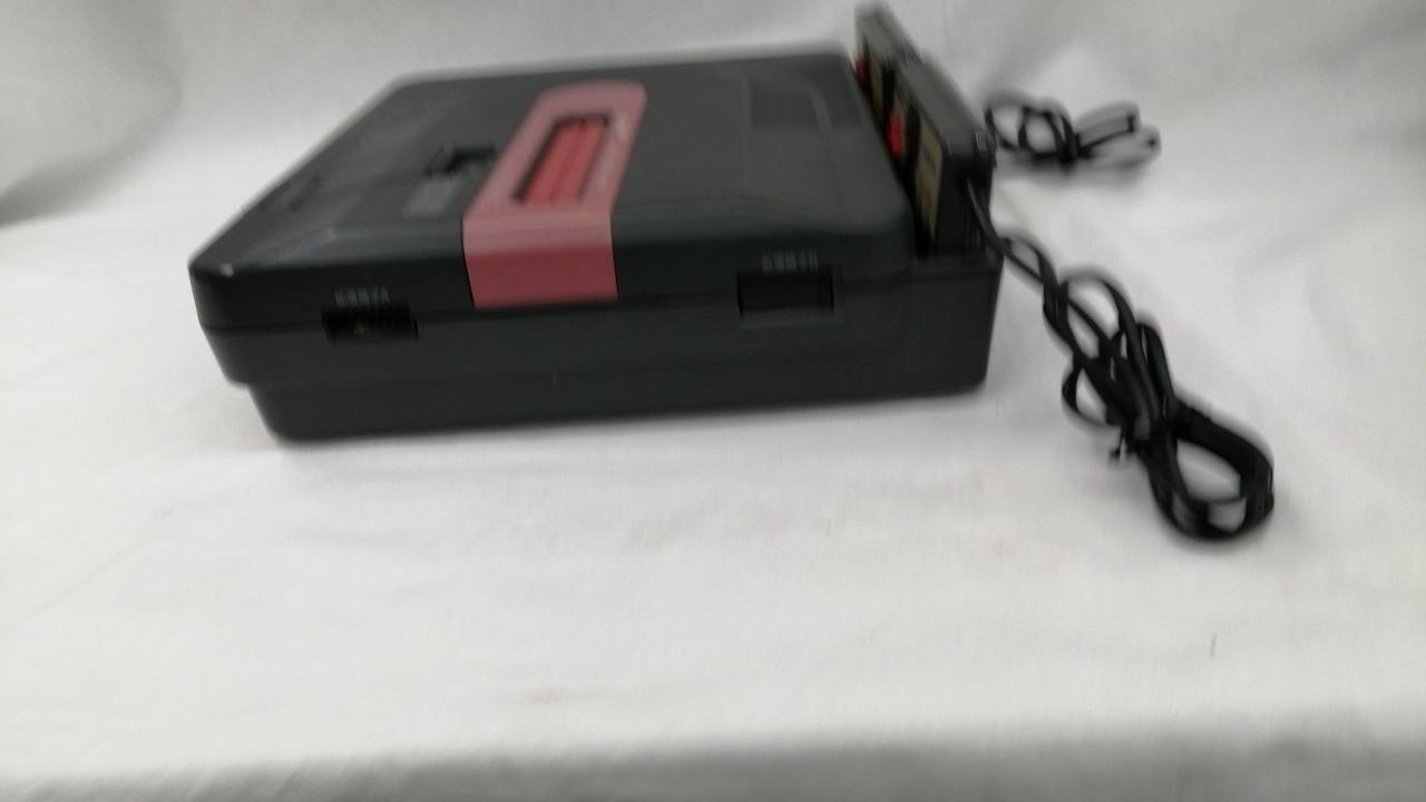 ぱんだしろくろ　ツインファミコン　希少ハード 本体  ジャンク品扱い Amazon | SHARP ツインファミコン 本体 AN-500B | ファミリー