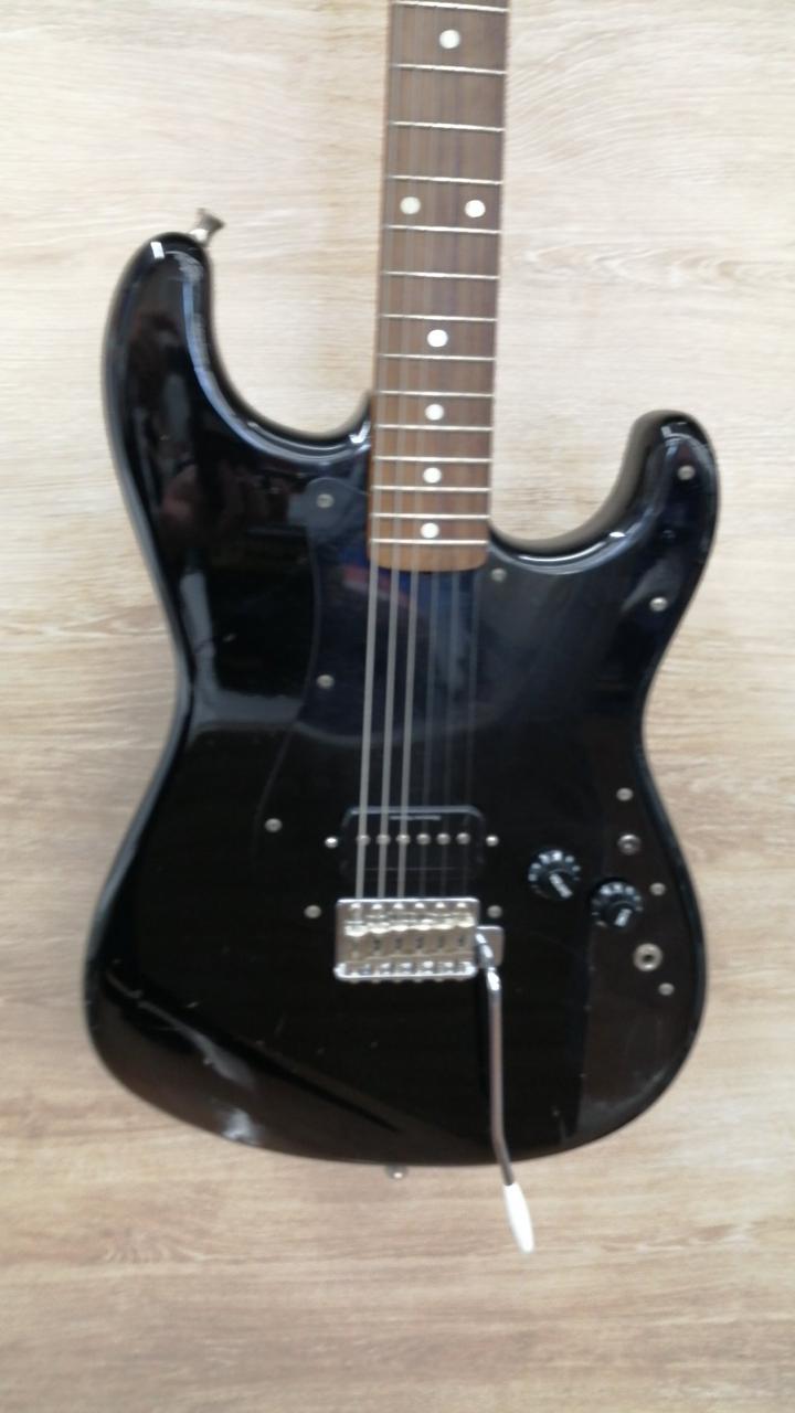 ギター　ジャンク品 EUu6lZZU0AEbi71.jpg