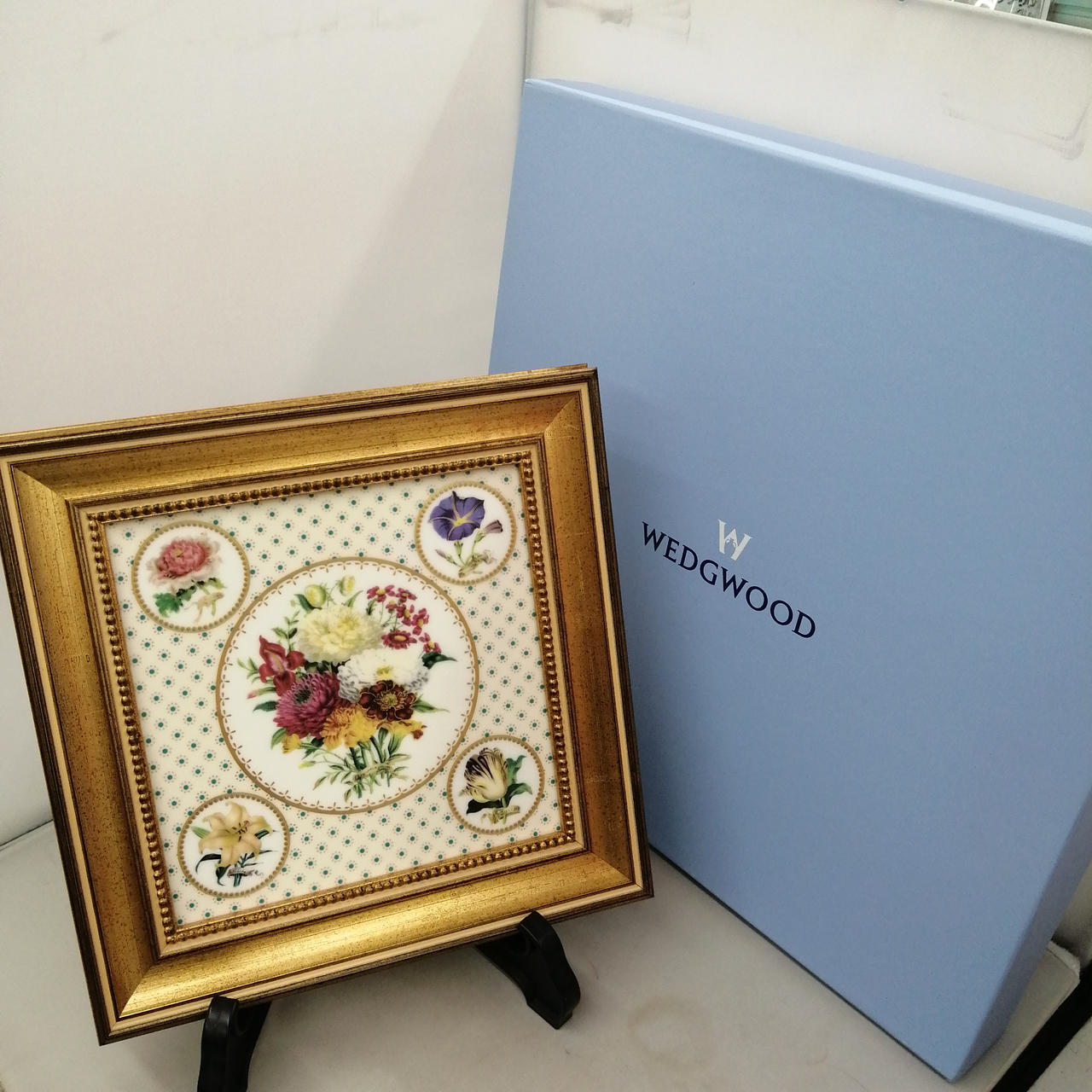 ウェッジウッド「フラワーブーケ」　　陶板　　額装 ウェッジウッド「フラワーブーケ」 陶板 額装 - メルカリ