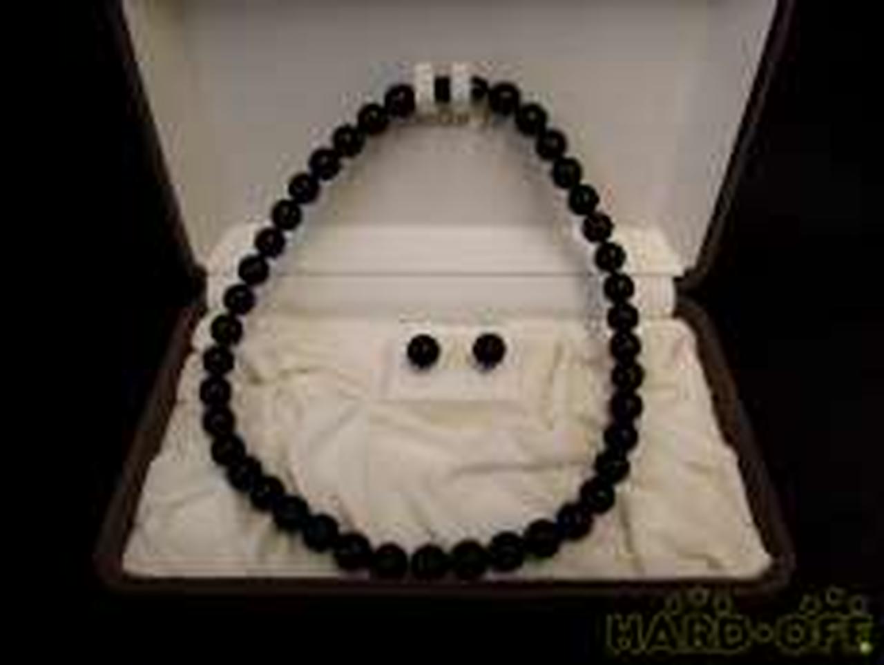 ジェットネックレス　ピアスセット