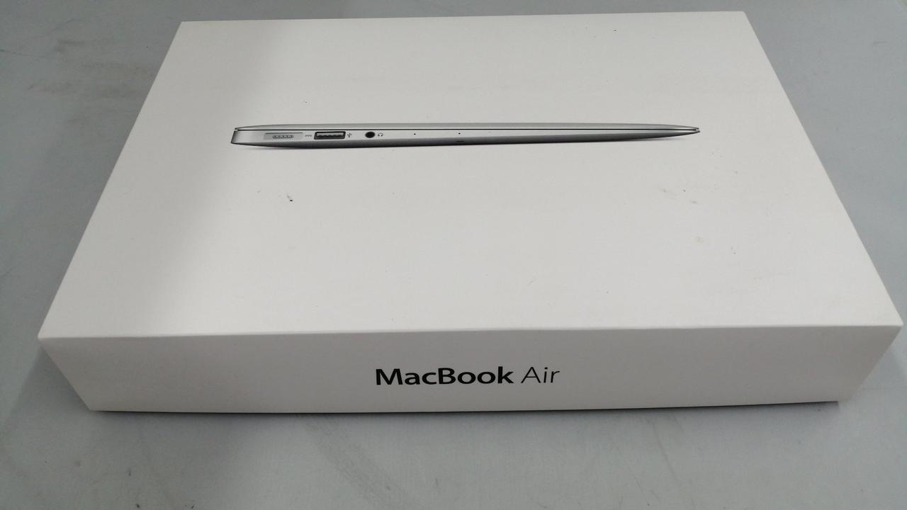 アップルコンピュータジャパン(APPLE)|11インチ Air Mid2013