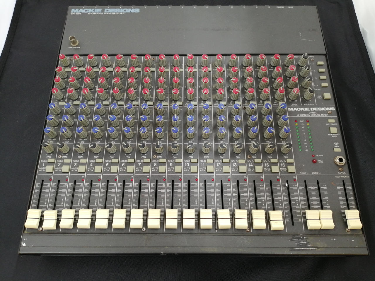 Mackie CFX16 MkII アナログミキサー 純正ソフトケース付き Mackie CFX16 MkII アナログミキサー 純正ソフトケース付き
