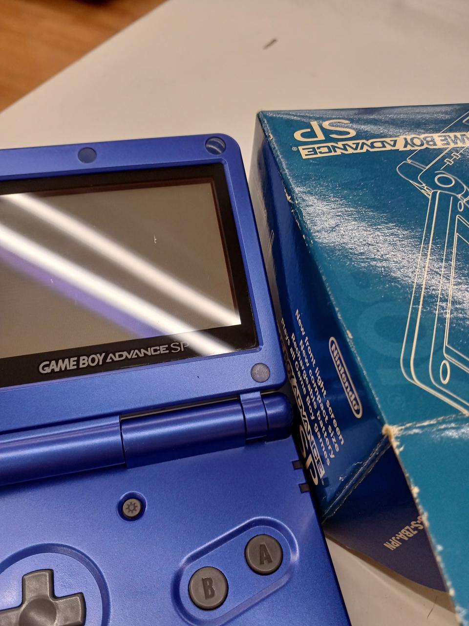 画面に小さなキズあります