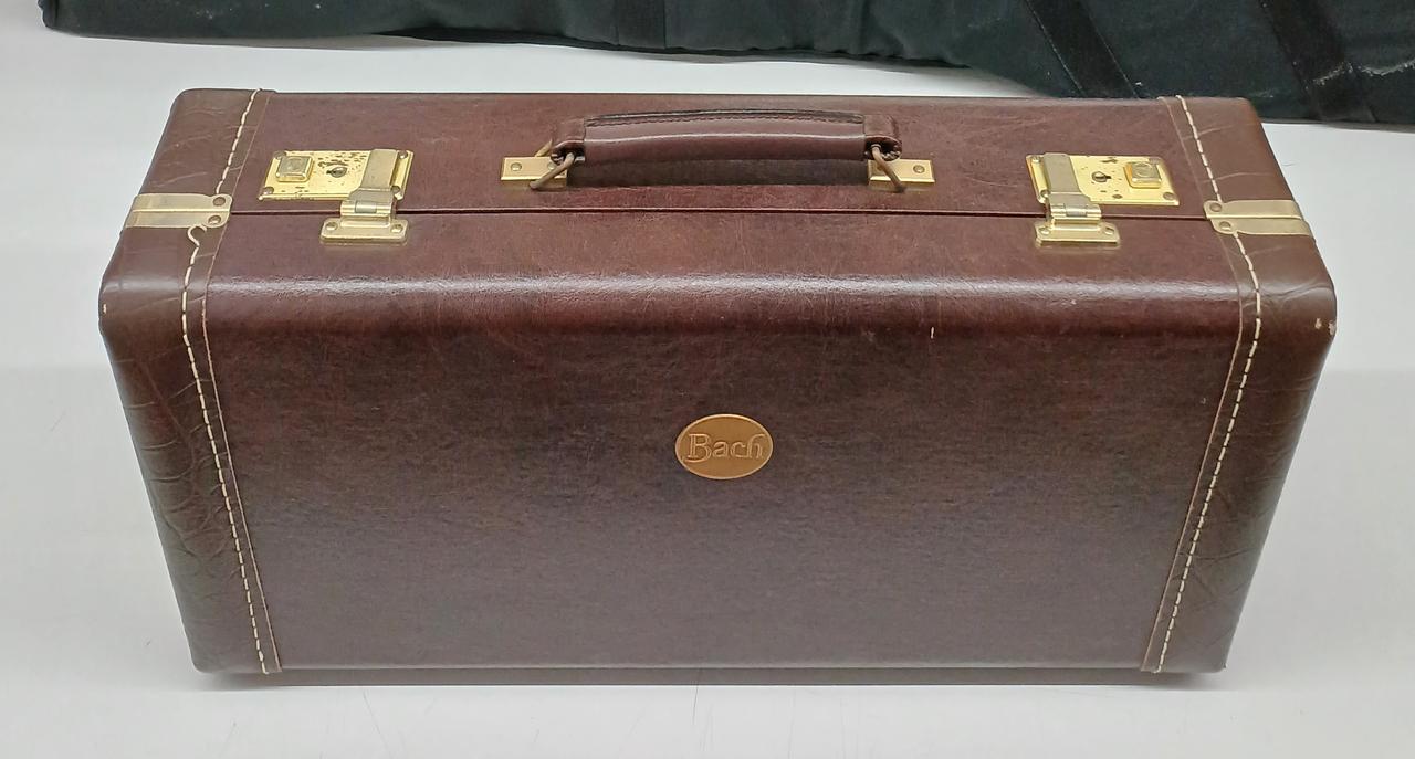 バックトランペット「TR300SP 」。使用感少ない美品。純正ケース付属 2025年最新】Bach TR300の人気アイテム - メルカリ