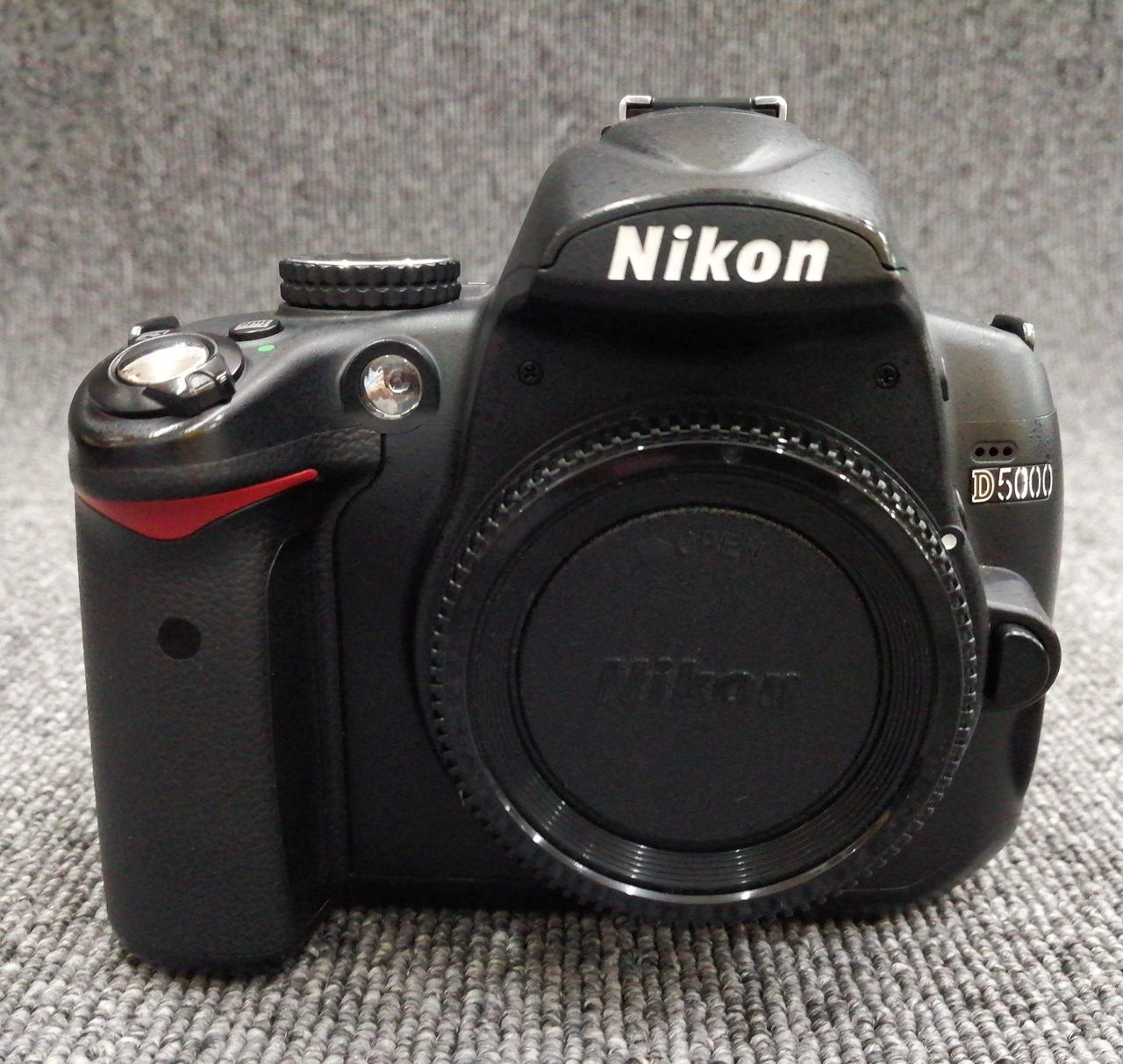 Nikon D5000 デジタル一眼レフカメラ Wズームキット Amazon | Nikon デジタル一眼レフカメラ D5000 ダブルズーム