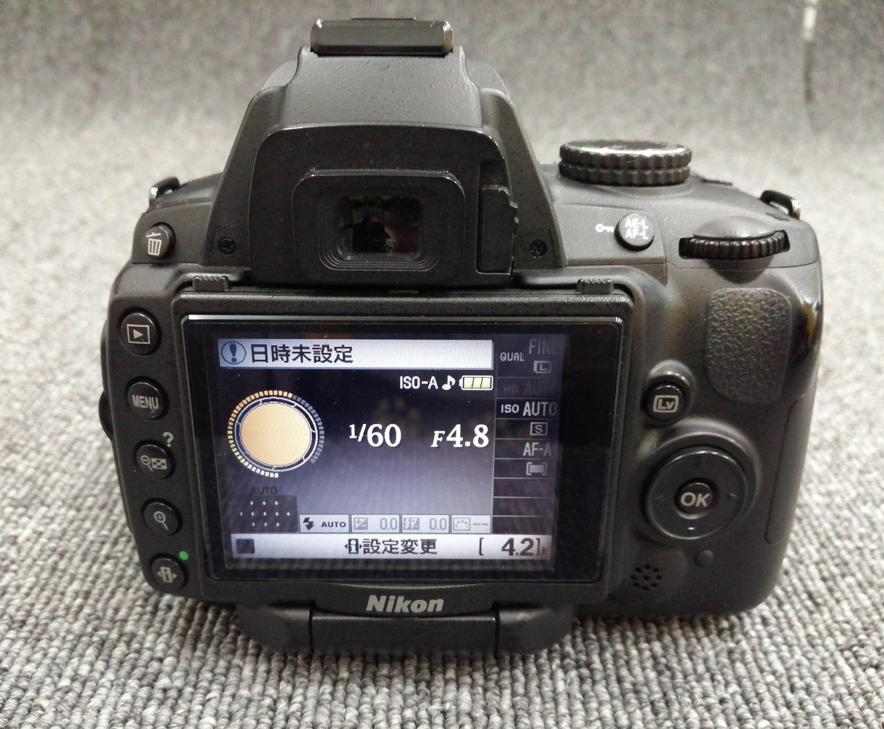 Nikon D5000 デジタル一眼レフカメラ Wズームキット Amazon | Nikon デジタル一眼レフカメラ D5000 ダブルズーム