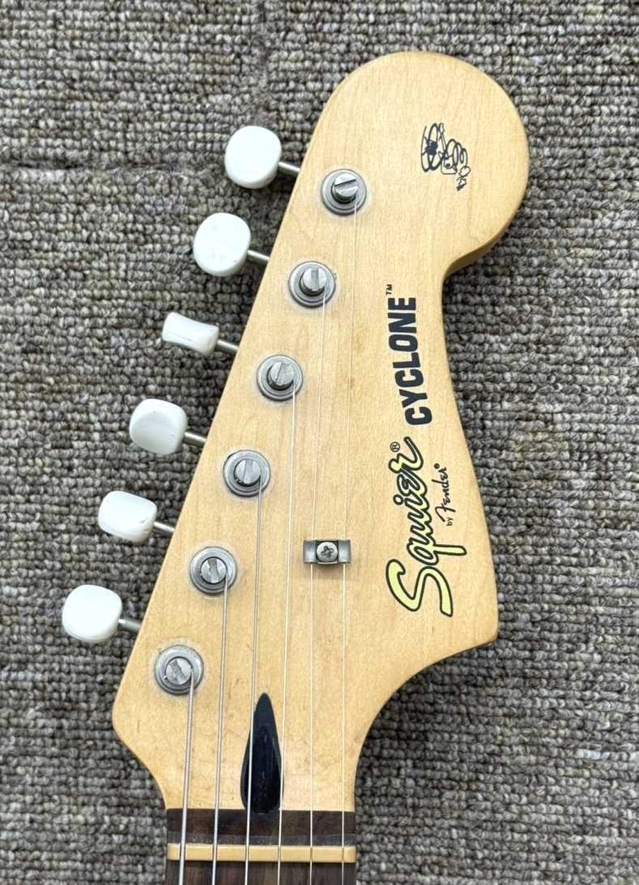 スクワイア(SQUIER)|コンパクトなサイズ感がカワイイ〝CYCLONE