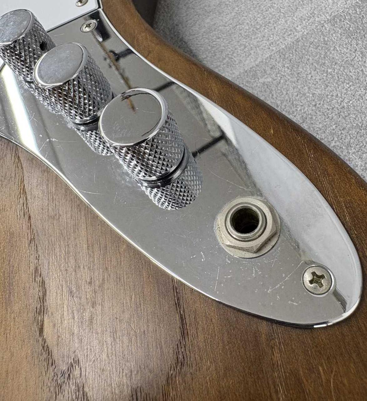 ジャック周辺にもキズあります