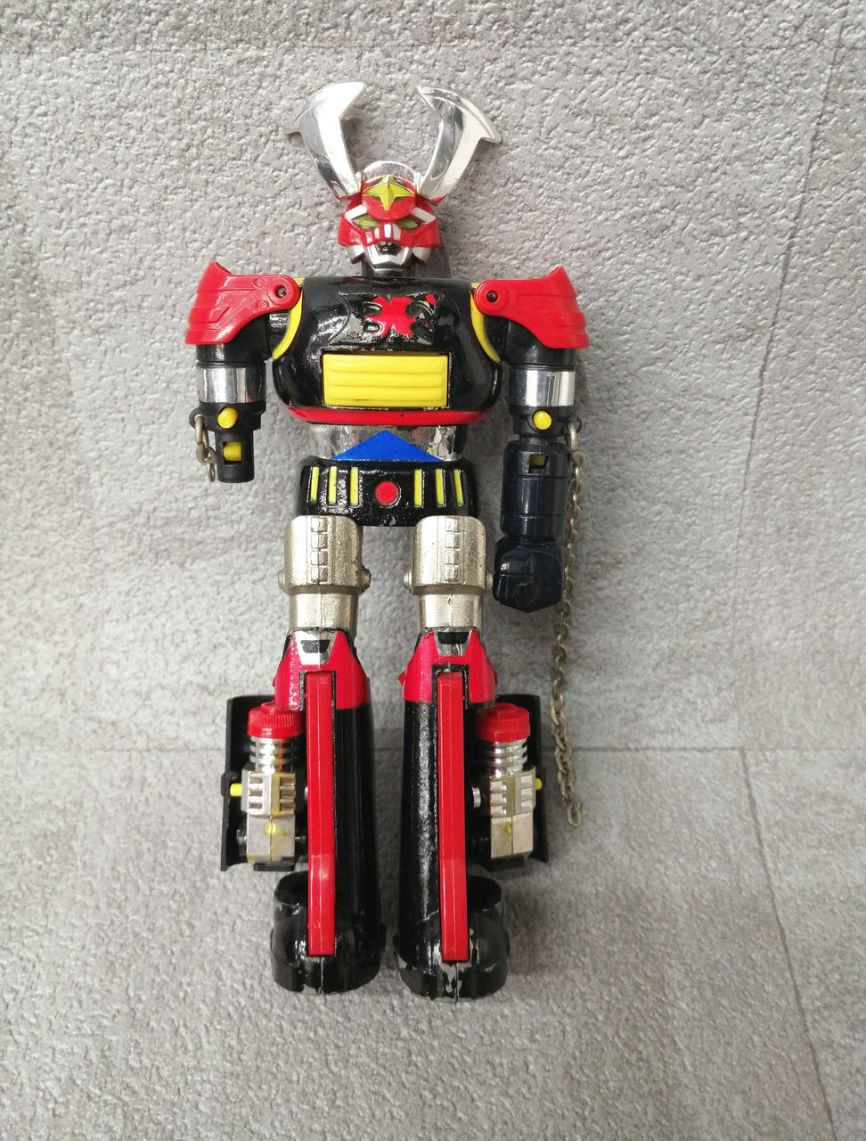 右足収納扉緩い