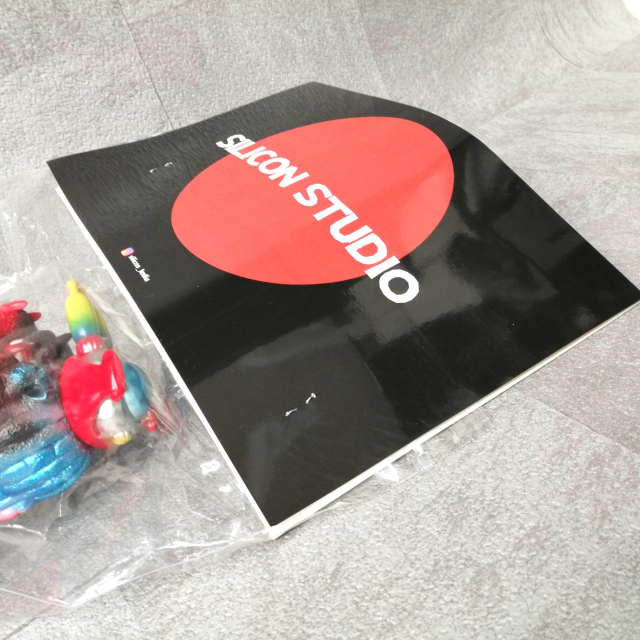 ヘッダーにキズ