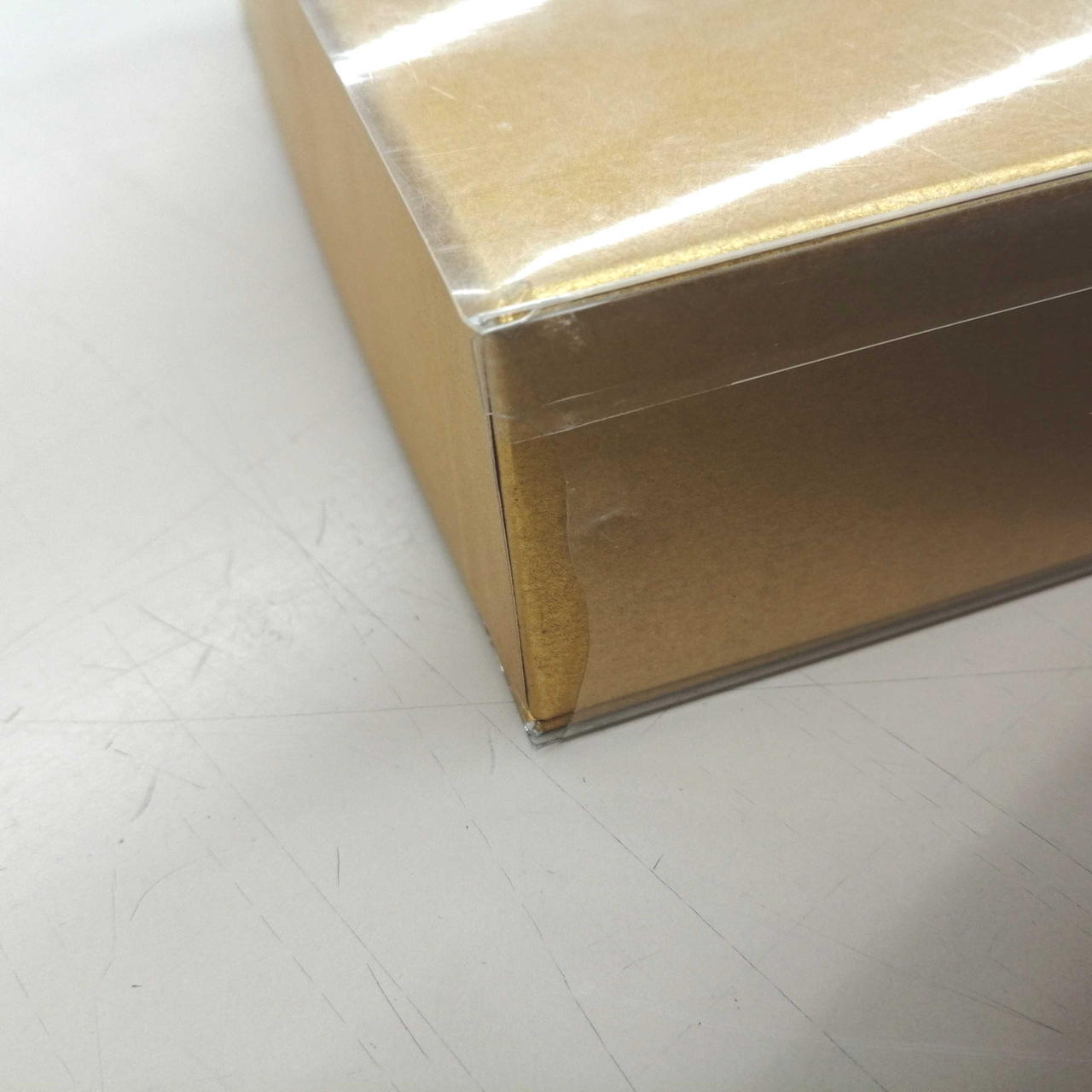 外装一部破損しています。