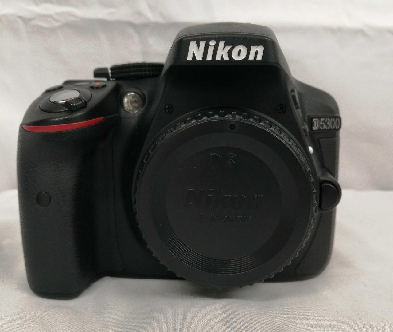 ■ほぼ新品■ ニコン Nikon D5300 ≪S数約950回≫ BLOG: ニコン D5300 発表 | 何気に全部入りですけど GPSは使いづらい