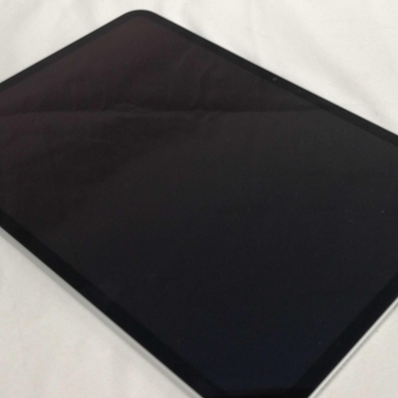 画面内に目立つ傷はありません。