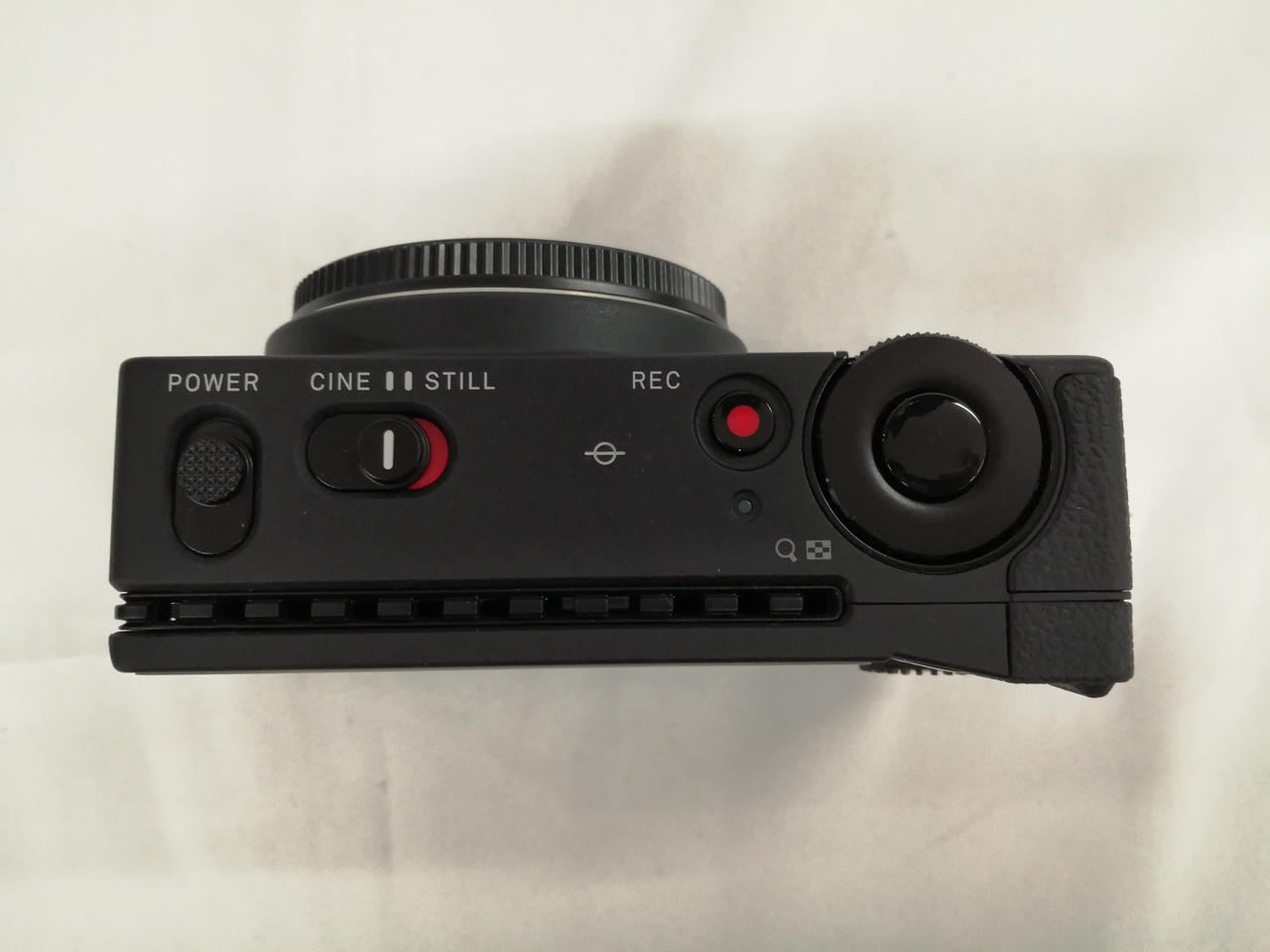 カメラ　一眼レフ　SIGMA 値下げ中 シグマ、デジタル一眼レフ「SD15」を6/25発売へ - 価格.com