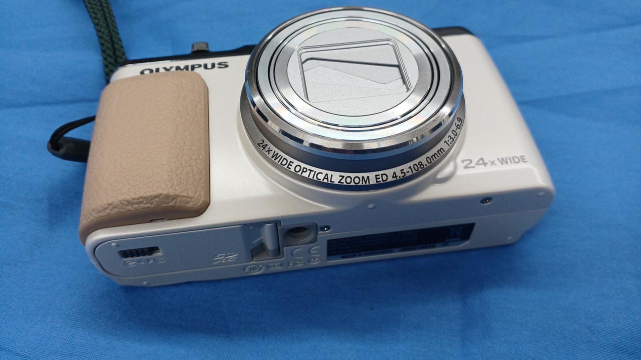 オリンパス　OLYMPUS　カメラ　レンズ付 Amazon | OLYMPUS デジタルカメラ STYLUS XZ-10 1200万画素 裏面