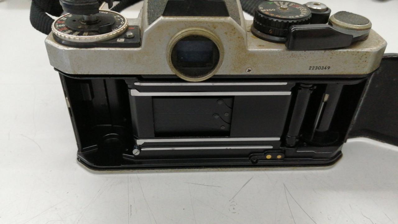 Nikon FE2 フィルムカメラ 28mmレンズ付き ニコン Nikon FE2 35mm 一眼レフフィルムカメラ – Natural Camera