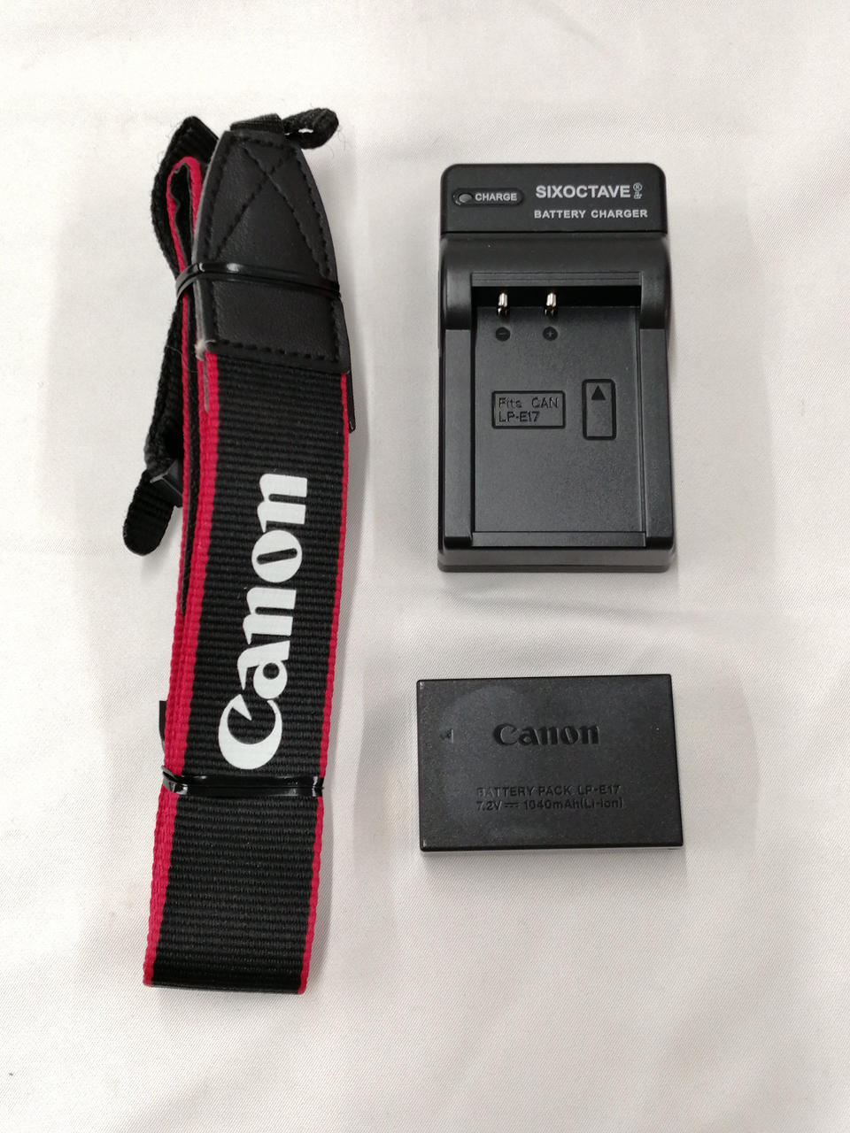 汎用バッテリーチャージャー付属します