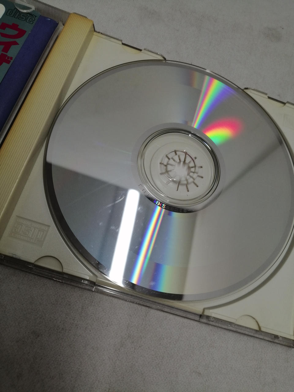 ディスクに細かなキズあります。